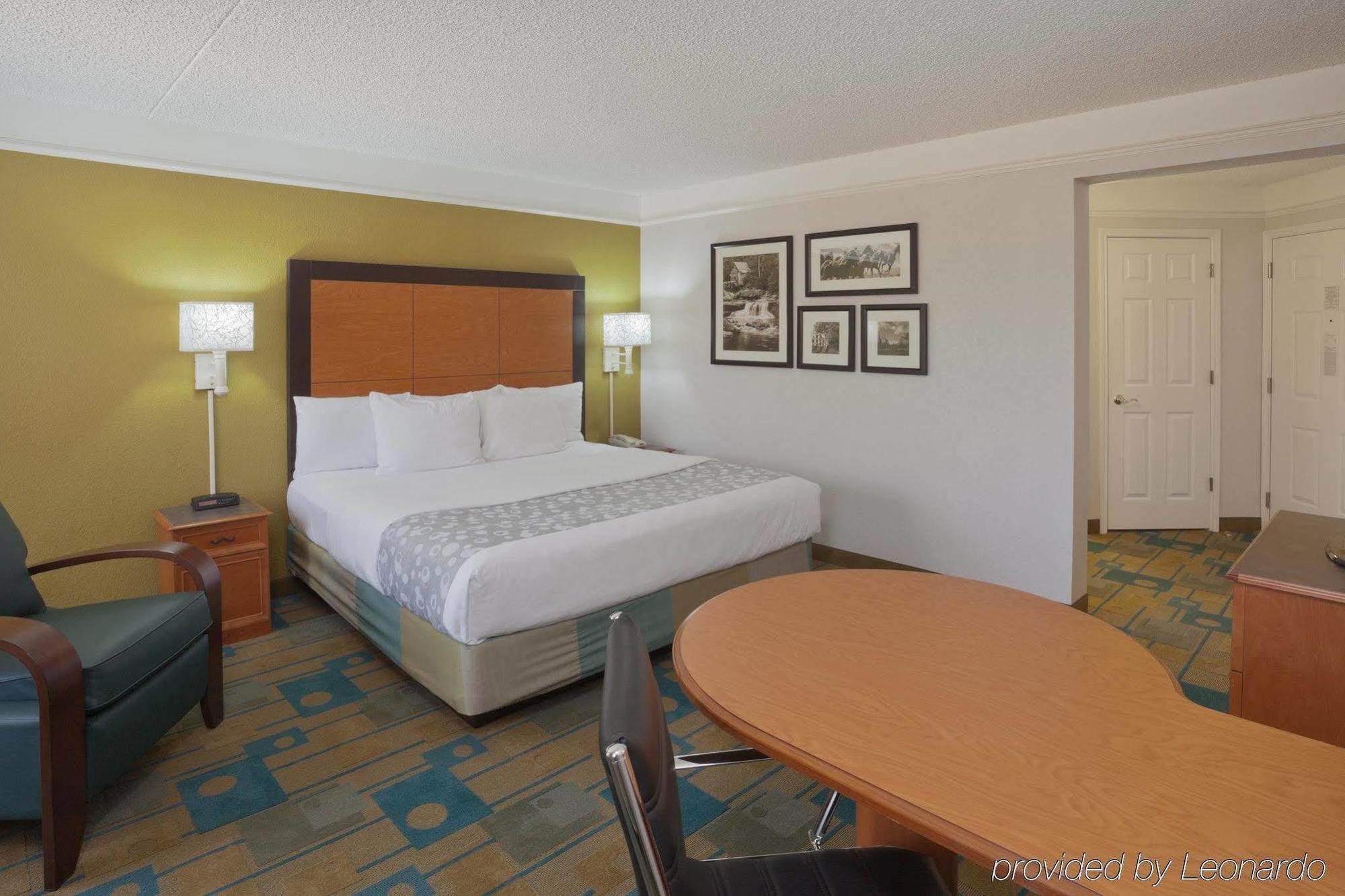 La Quinta By Wyndham Fort Worth North Exterior photo